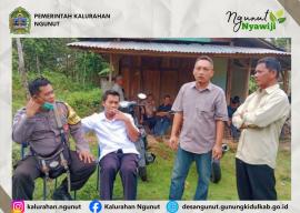 Wujud Empati dan Sinergi, Bhabinkamtibmas serta Pamong Kalurahan Ngunut Takziah ke Warga
